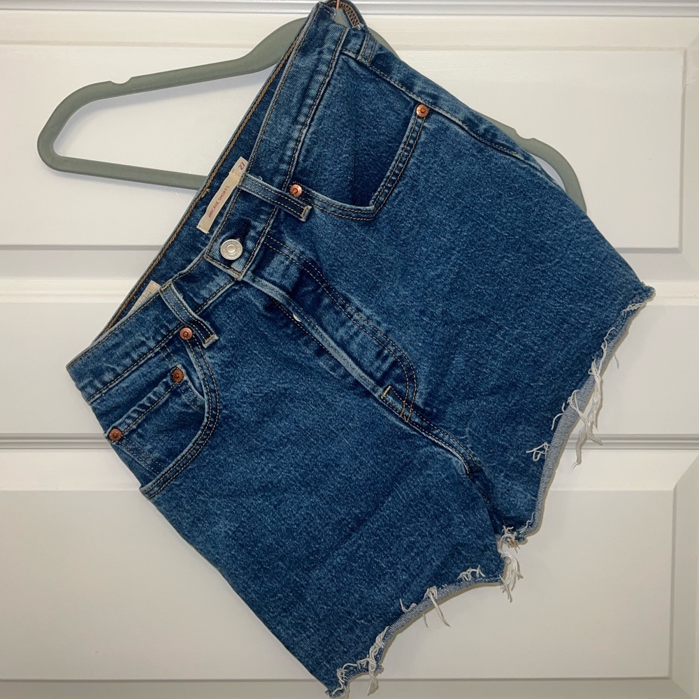 Levi’s Ribcage Shorts